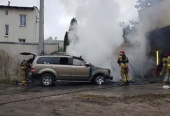 Pożar „osobówki” w warsztacie przy ulicy Toruńskiej 