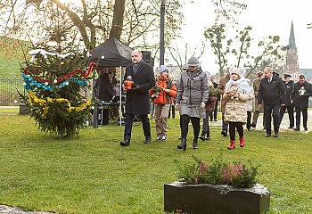 „Kolęda dla Nieobecnych”. Harcerze upamiętnili ofiary II wojny światowej [ZDJĘCIA]