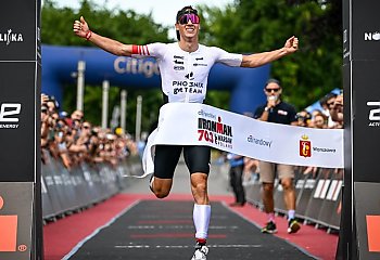 Bydgoszczanin wygrywa prestiżowe zawody i ustanawia nowy rekord kraju w triathlonie
