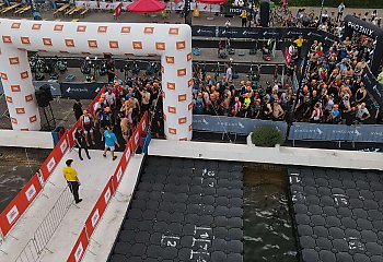 Mariola Raszlińska z Bydgoszczy z brązowym medalem na JBL Triathlon Poznań 2023!
