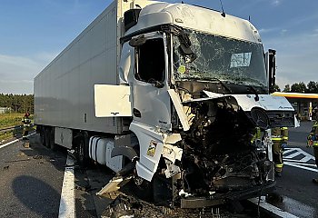 Zderzenie dwóch ciężarówek na DK10 w Makowiskach