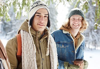3 męskie czapki zimowe, w których będziesz dobrze wyglądać [REKLAMA]
