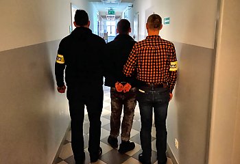 Toruńscy policjanci zatrzymali właściciela zakazanych substancji 