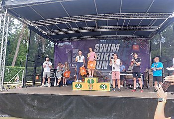 Raszlińska Mariola  z Bydgoszczy ze złotym medalem na JBL Triathlon Sieraków