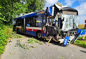 Wypadek autobusu. Są ranni [Z OSTATNIEJ CHWILI]