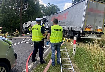 Policjanci wyjaśniają okoliczności śmiertelnego wypadku pod Bydgoszczą