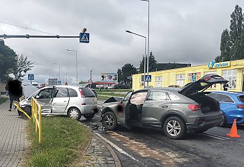 Kolizja na DK25. Dwie osoby zabrane do szpitala, w tym jedna śmigłowcem LPR [Z OSTATNIEJ CHWILI]