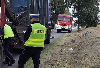 Ciężarówka potrąciła rowerzystę. Trafił do szpitala [ZDJĘCIA]