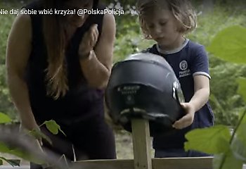 Poruszający spot policji: Nie daj sobie wbić krzyża [WIDEO]