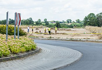 Tiry poza miasto, ulice w centrach dla lokalnego ruchu, pieszych i rowerzystów