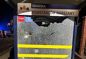 Strzelał do wiaty przystankowej w centrum Bydgoszczy. Odpowie przed sądem