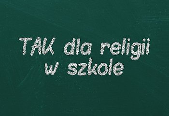 Ograniczenie religii w szkole jest dyskryminacją. Do ministerstwa wpływają protesty