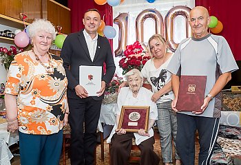 Dostojne jubilatki uhonorowane medalami marszałka 