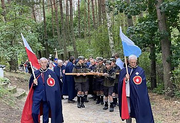 Stańcie do apelu! Droga Krzyżowa w bydgoskiej Dolinie Śmierci [WIDEO, GALERIA]