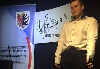 Najpiękniejsze pieśni w Światłowni – koncert Rolanda Świstka