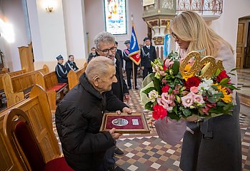 Medal marszałka dla stulatka. Ponad 70 lat był strażakiem [ZDJĘCIA]