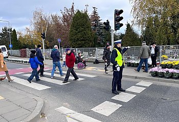 Zero ofiar śmiertelnych. Policja podsumowuje okres „Wszystkich Świętych”