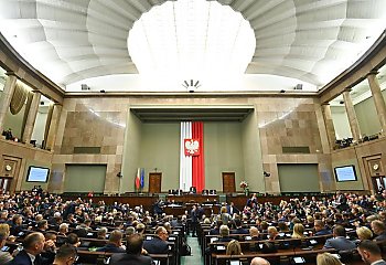 Sejm próbuje wprowadzić aborcję omijając orzeczenie Trybunału. Wiemy jak głosowali posłowie z regionu