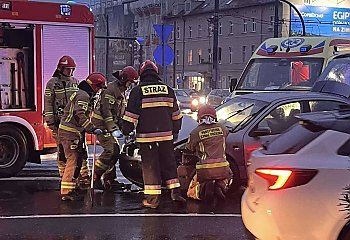 Kolizja na rondzie Jagiellonów w Bydgoszczy. Są utrudnienia w ruchu [Z OSTATNIEJ CHWILI]