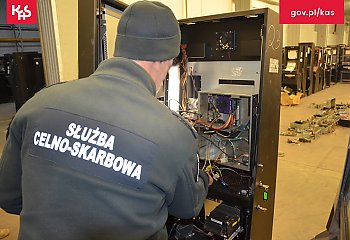 Skarbówka zlikwidowała serwis nielegalnych automatów do gier [ZDJĘCIA]
