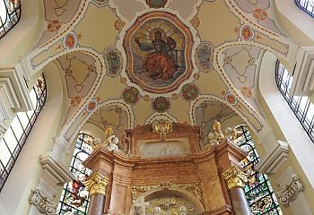 Wieże, polichromie i ołtarze — Bydgoszcz wreszcie ratuje zabytki. Tyle że nie własnym kosztem