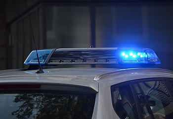 Nietrzeźwa 63-latka spowodowała kolizję. Uderzyła w... radiowóz
