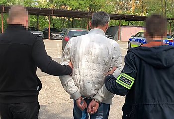 HORROR w Toruniu! 60-latek zaatakował ratowników i groził im śmiercią – miał prawie 3 promile!