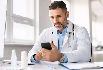 Dlaczego mężczyźni z nadwagą w Bydgoszczy powinni badać poziom testosteronu? [REKLAMA]