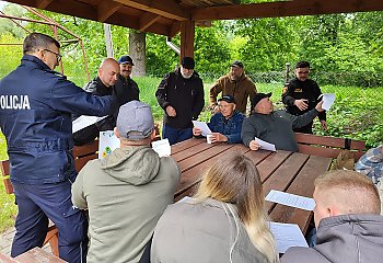 Świadomy i Bezpieczny Motocyklista. Policyjne spotkanie ze świecką „Watahą” [WIDEO]