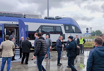 PESA z Bydgoszczy dostarczyła pierwszy nowoczesny pociąg do Rumunii