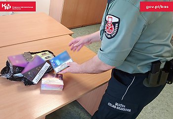 Paczki pełne nielegalnych e-papierosów i tytoniu przechwycone pod Bydgoszczą! KAS uderza ponownie!
