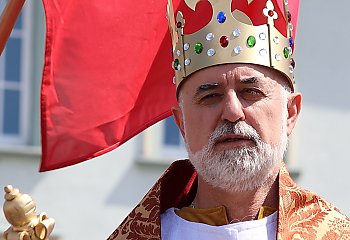 Bolesław Chrobry koronowany w sercu Bydgoszczy – barwna inscenizacja i Marsz dla Życia i Rodziny zgromadziły tłumy