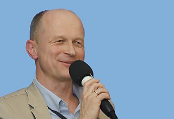 Rozpracował GRU, badał wpływy rosyjskie, działał po Smoleńsku. Generał służb specjalnych spotka się z bydgoszczanami!