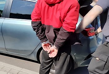 Stanął w obronie kobiety, został dźgnięty nożem. Sprawca z Mołdawii wpadł przez czujność policjanta po służbie!