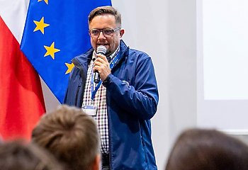 Lewicowy działacz przejmuje TMMB! Rewolucja po odejściu Derendy i Ostrowskiego?