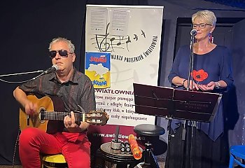 Niewidomy poeta, sportowiec i masażysta wystąpi w Bydgoszczy! Z żoną tworzą niezwykły duet pełen marzeń