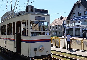Wielkie zmiany w komunikacji miejskiej! Zabytkowy tramwaj wraca na tory, a linie autobusowe jeżdżą inaczej!