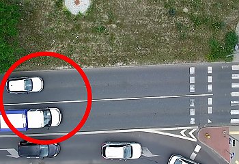 Policyjny dron wypatrzył wszystko! Posypały się mandaty dla pieszych i kierowców w Bydgoszczy