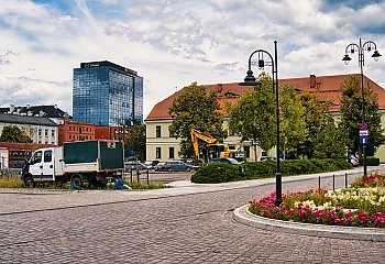 Pod asfaltem ukryty skarb! Historyczny Plac Solny odsłoni swoją dawną brukowaną twarz