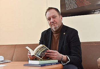 Wołyń, kosmos i polska pamięć. Jak powstała sztuka, której boją się teatry