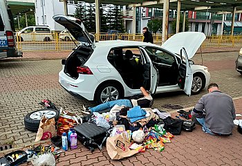 Wpadli z łupami na granicy! Policja z Bydgoszczy i Sępólna rozbiła gang włamywaczy [WIDEO]