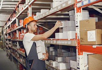 Dlaczego hurtownia elektryczna w Bydgoszczy to trafny wybór? [ARTYKUŁ SPONSOROWANY]