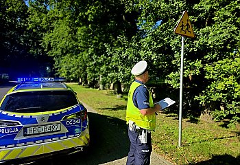 Kujawsko-pomorscy policjanci monitorują bezpieczeństwo przy szkołach: problemy w oznakowaniu dróg