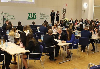 Olimpiada ZUS: Szansa na indeks i nagrody dla młodzieży z Bydgoszczy!
