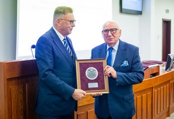 Znany psychiatra z Bydgoszczy uhonorowany prestiżowym medalem!