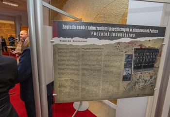 Wystawa, która dotyka sumień – „Zagłada chorych psychicznie” w Toruniu