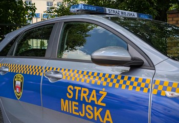 Pożar na ul. Przemysłowej: dramatyczna akcja straży miejskiej!