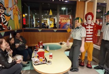 Nowa restauracja McDonald's w Bydgoszczy – powrót do lat 2000!
