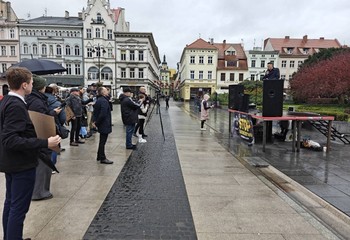 Manifestacja na Starym Rynku w Bydgoszczy: 