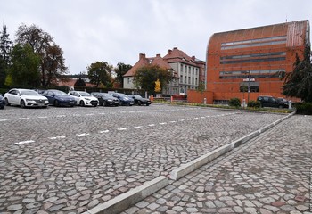 Plac Solny w Bydgoszczy: Czy odnowiona powierzchnia zaskoczy mieszkańców?